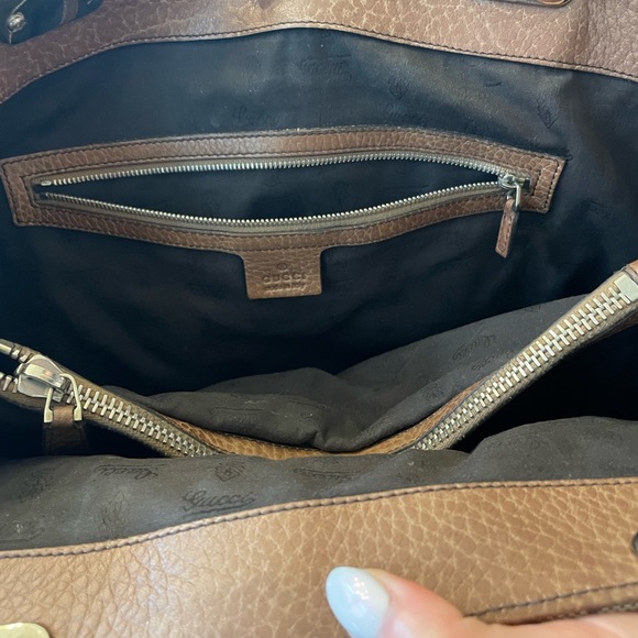 GUCCI HANDBAG- like new and barely used! - Picture 3 of 7